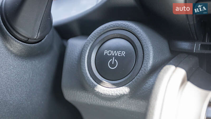 Внедорожник / Кроссовер Toyota C-HR 2023 в Днепре