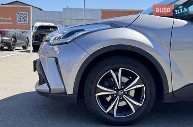Внедорожник / Кроссовер Toyota C-HR 2020 в 