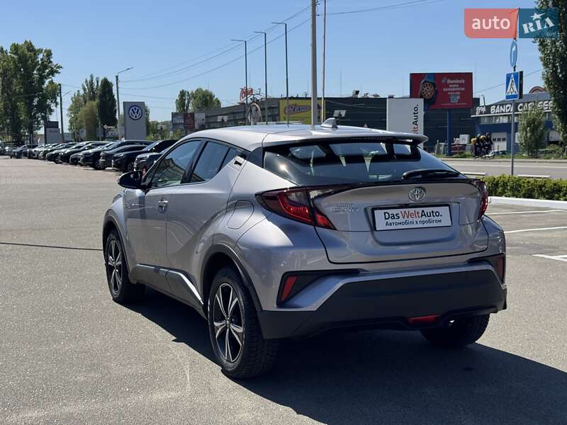 Позашляховик / Кросовер Toyota C-HR 2020 в Києві