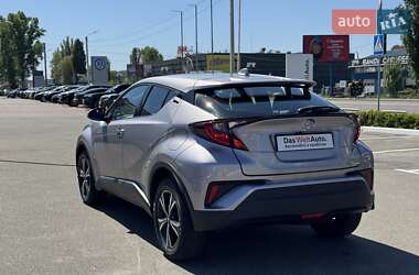 Внедорожник / Кроссовер Toyota C-HR 2020 в 