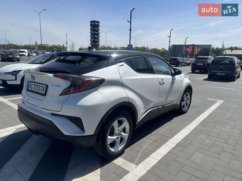 Позашляховик / Кросовер Toyota C-HR 2019 в Луцьку