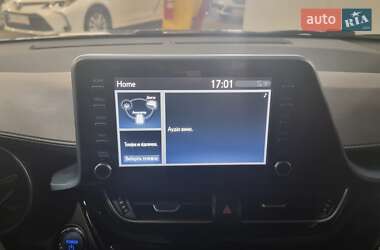 Внедорожник / Кроссовер Toyota C-HR 2019 в 