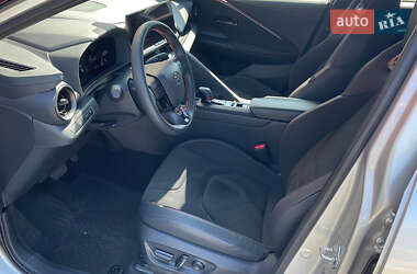 Внедорожник / Кроссовер Toyota C-HR 2023 в 