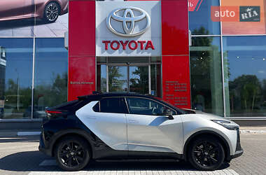 Внедорожник / Кроссовер Toyota C-HR 2023 в 