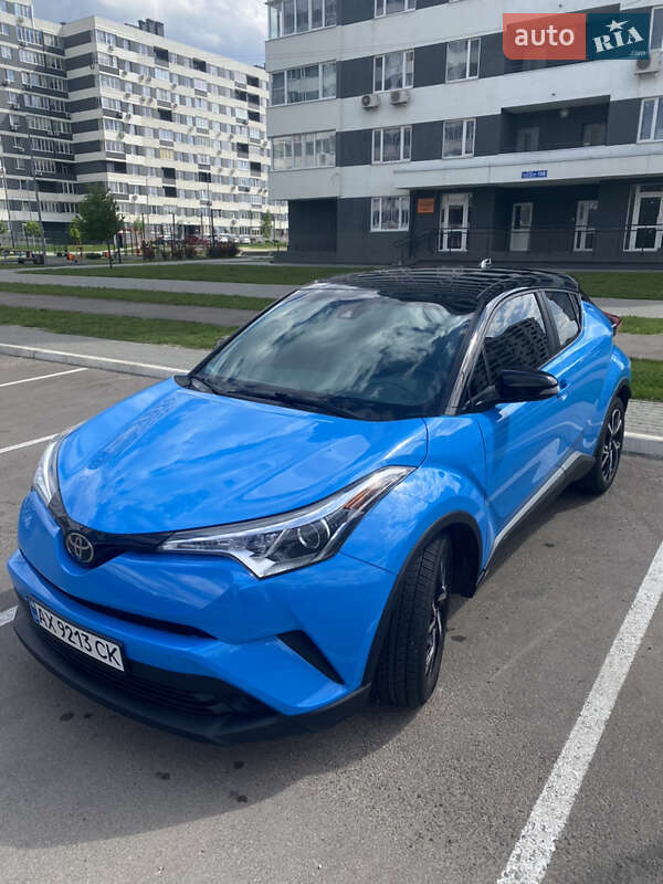 Внедорожник / Кроссовер Toyota C-HR 2018 в Харькове