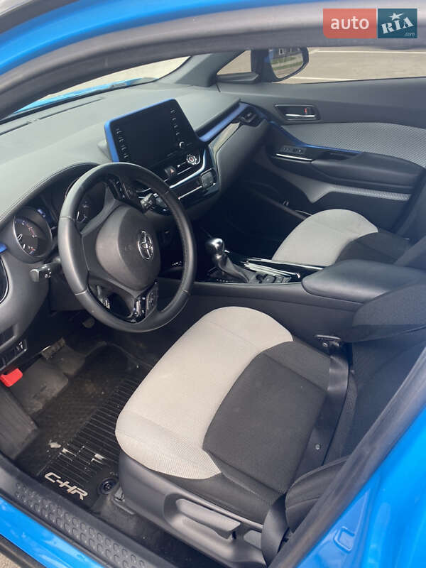 Внедорожник / Кроссовер Toyota C-HR 2018 в Харькове