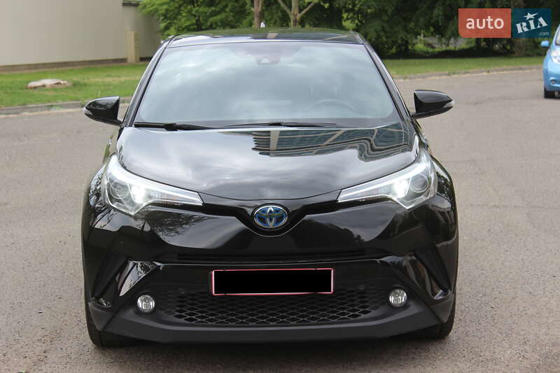 Позашляховик / Кросовер Toyota C-HR 2019 в Дніпрі