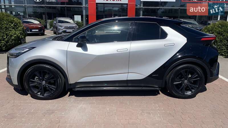 Внедорожник / Кроссовер Toyota C-HR 2023 в Хмельницком