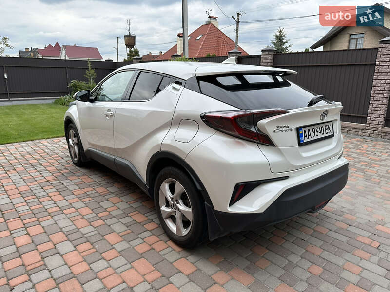 Позашляховик / Кросовер Toyota C-HR 2018 в Києві