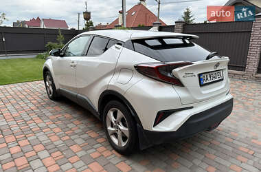 Позашляховик / Кросовер Toyota C-HR 2018 в 