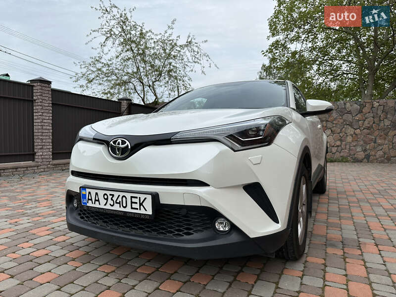 Позашляховик / Кросовер Toyota C-HR 2018 в Києві