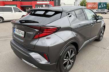 Позашляховик / Кросовер Toyota C-HR 2022 в 