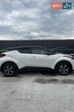 Внедорожник / Кроссовер Toyota C-HR 2019 в 