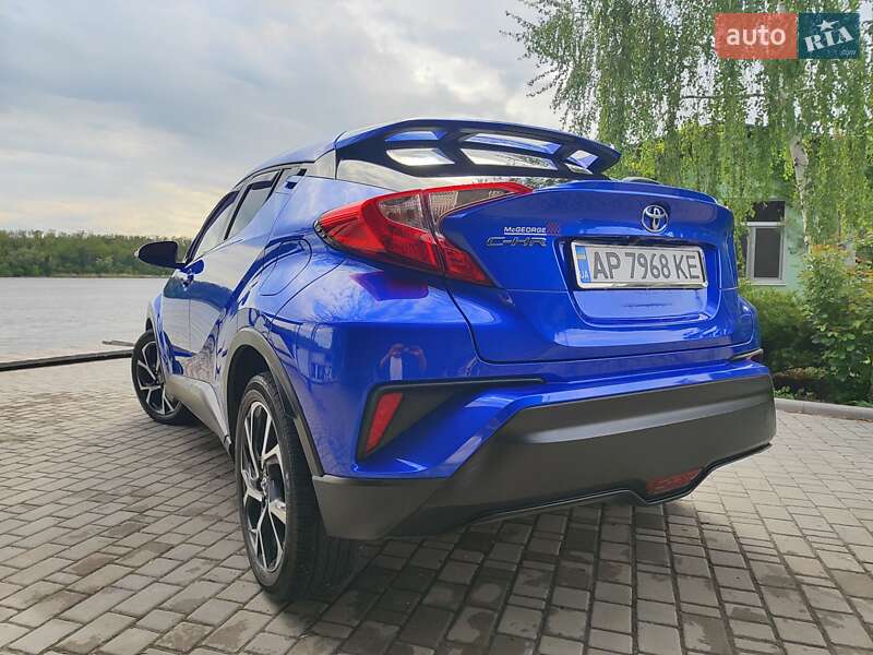 Позашляховик / Кросовер Toyota C-HR 2017 в Запоріжжі