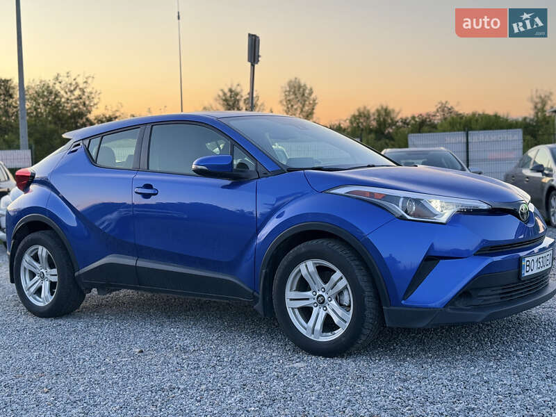 Внедорожник / Кроссовер Toyota C-HR 2019 в Тернополе