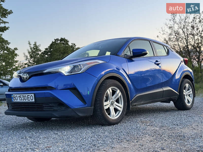 Внедорожник / Кроссовер Toyota C-HR 2019 в Тернополе