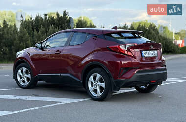 Позашляховик / Кросовер Toyota C-HR 2016 в 