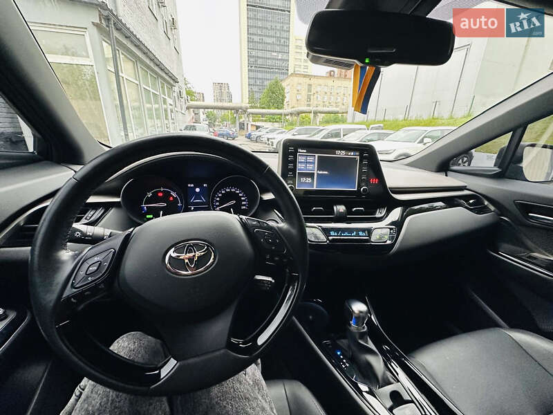 Позашляховик / Кросовер Toyota C-HR 2021 в Києві
