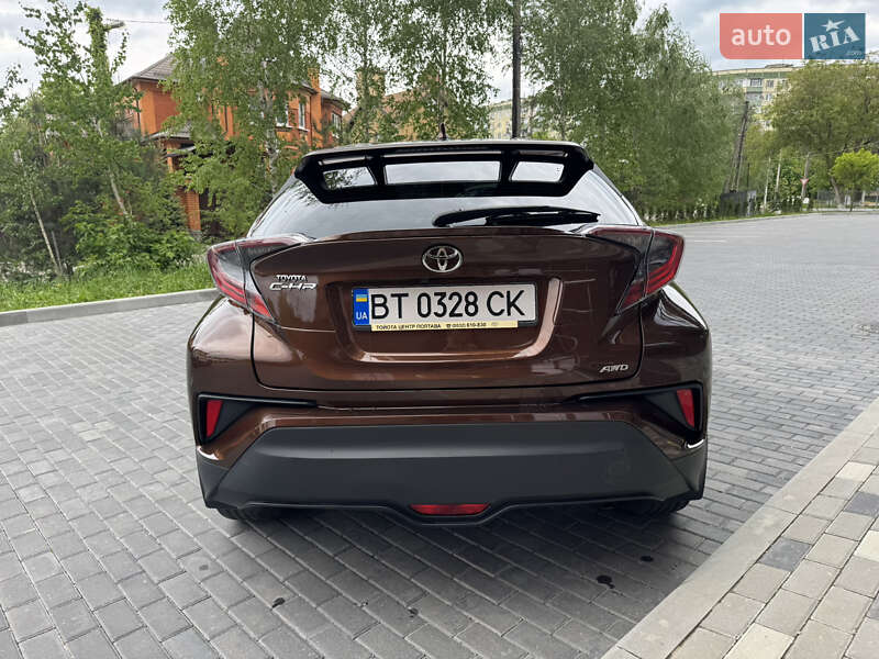 Позашляховик / Кросовер Toyota C-HR 2017 в Полтаві