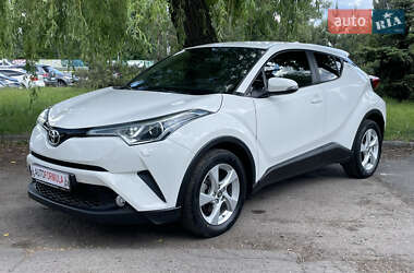 Внедорожник / Кроссовер Toyota C-HR 2018 в 