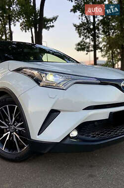 Внедорожник / Кроссовер Toyota C-HR 2019 в 