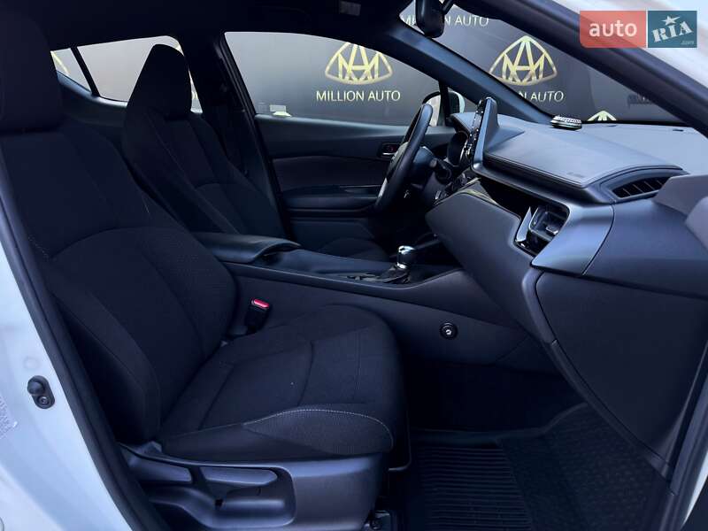 Позашляховик / Кросовер Toyota C-HR 2018 в Києві