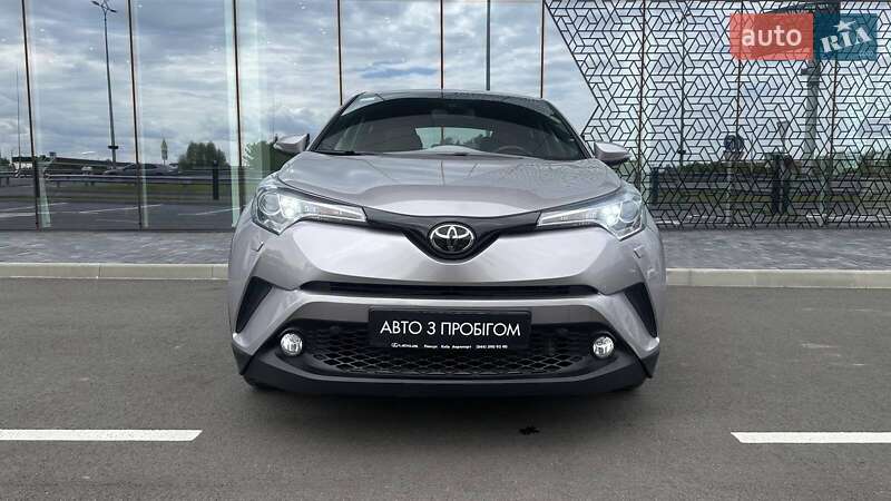 Внедорожник / Кроссовер Toyota C-HR 2019 в Киеве