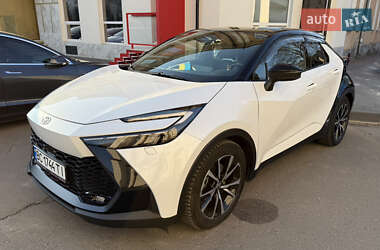 Позашляховик / Кросовер Toyota C-HR 2024 в 