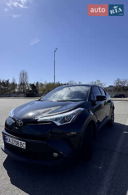 Внедорожник / Кроссовер Toyota C-HR 2017 в Киеве