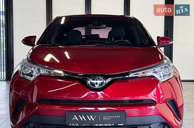 Позашляховик / Кросовер Toyota C-HR 2017 в 
