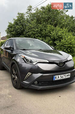 Внедорожник / Кроссовер Toyota C-HR 2018 в Киеве