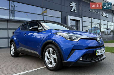 Внедорожник / Кроссовер Toyota C-HR 2018 в Киеве
