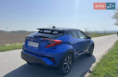 Внедорожник / Кроссовер Toyota C-HR 2017 в 