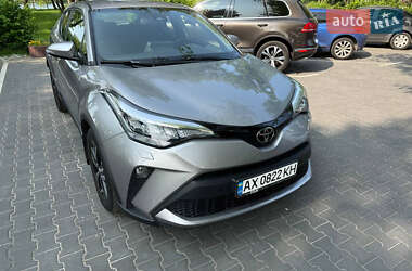 Внедорожник / Кроссовер Toyota C-HR 2021 в 