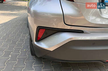 Внедорожник / Кроссовер Toyota C-HR 2021 в 