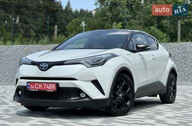 Внедорожник / Кроссовер Toyota C-HR 2018 в 