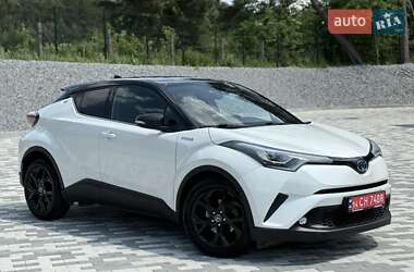 Внедорожник / Кроссовер Toyota C-HR 2018 в 