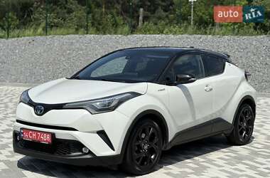 Внедорожник / Кроссовер Toyota C-HR 2018 в 
