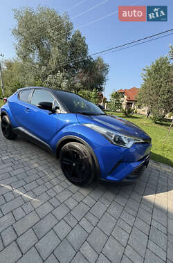 Внедорожник / Кроссовер Toyota C-HR 2019 в 