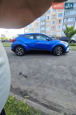 Внедорожник / Кроссовер Toyota C-HR 2018 в 