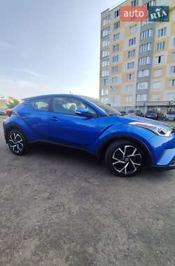 Внедорожник / Кроссовер Toyota C-HR 2018 в 