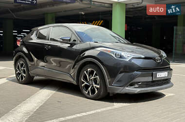 Позашляховик / Кросовер Toyota C-HR 2018 в 