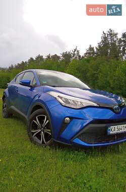 Внедорожник / Кроссовер Toyota C-HR 2020 в Киеве