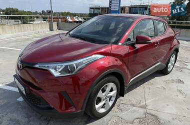 Внедорожник / Кроссовер Toyota C-HR 2016 в Киеве