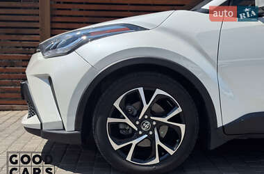 Внедорожник / Кроссовер Toyota C-HR 2020 в 
