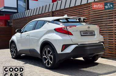 Внедорожник / Кроссовер Toyota C-HR 2020 в 