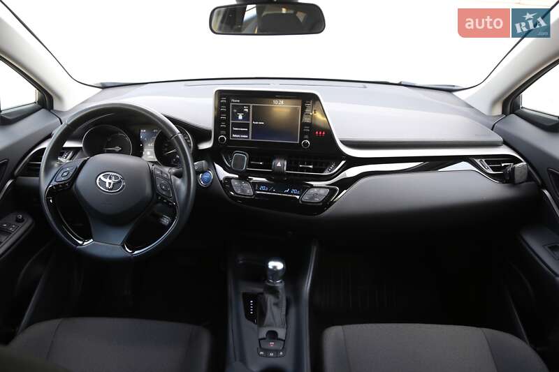 Внедорожник / Кроссовер Toyota C-HR 2022 в Киеве