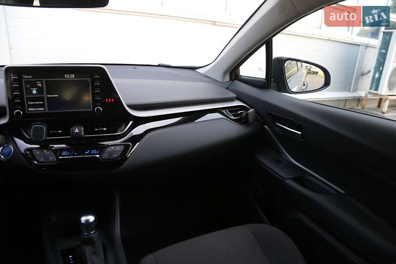 Внедорожник / Кроссовер Toyota C-HR 2022 в Киеве