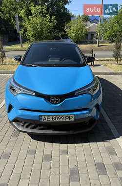 Позашляховик / Кросовер Toyota C-HR 2019 в Дніпрі