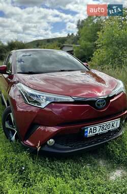 Внедорожник / Кроссовер Toyota C-HR 2016 в Киеве